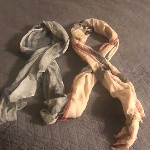 2scarves